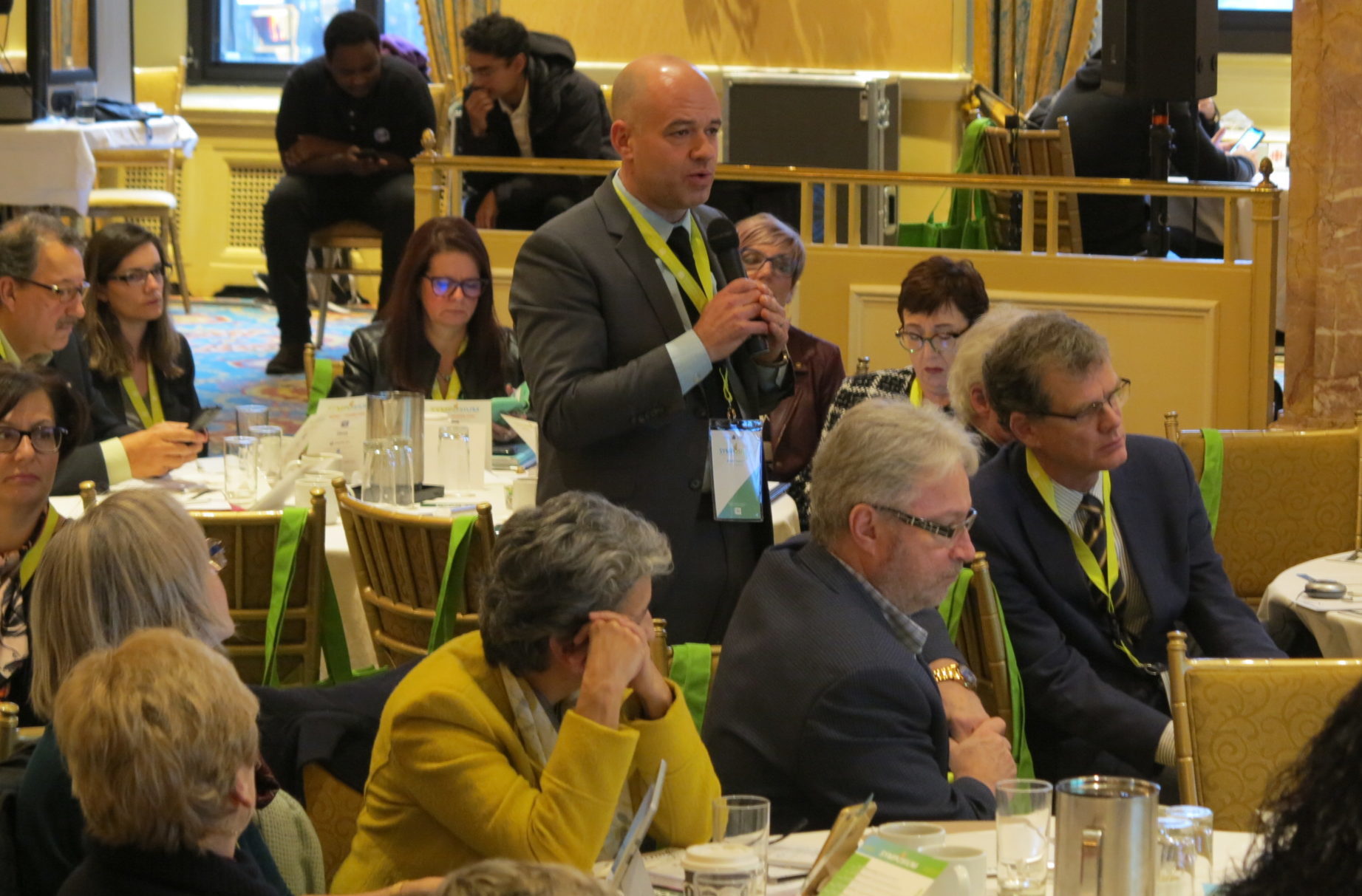 Symposium du Commissariat : deux panels se penchent sur les technologies en matière de communication