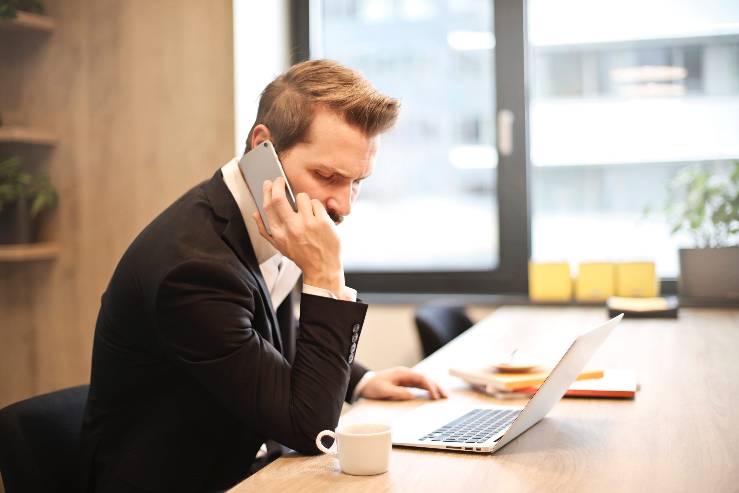 Face à la COVID-19, Ottawa tentera d&rsquo;allier télétravail et prestations d&rsquo;urgence